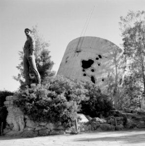 Gezicht op het monument voor Anielewicz Mordechai in de kibboets Yad Mordechai i, Bestanddeelnr 255-4174