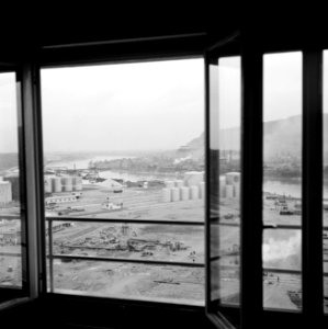 Gezicht op de olie-haven in aanbouw van Bazel-Rheinfelden, Bestanddeelnr 254-1317