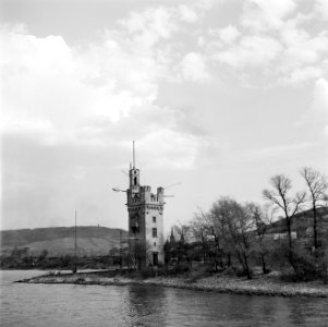Gezicht op de Binger Mäuseturm, Bestanddeelnr 254-1184