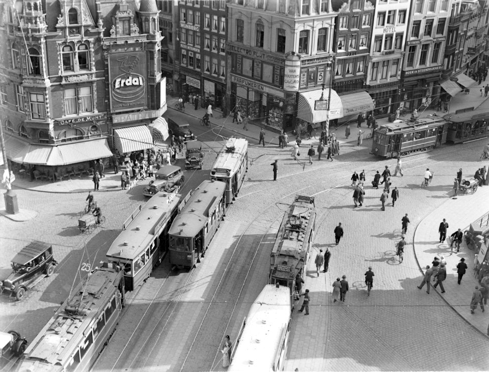Gezicht op het Muntplein vanaf de Munttoren, Bestanddeelnr 189-0857