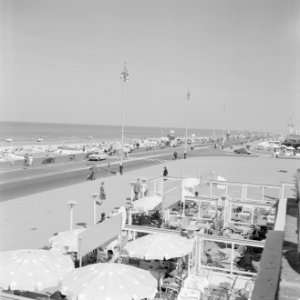Gezicht op de boulevard van Scheveningen, Bestanddeelnr 254-4012