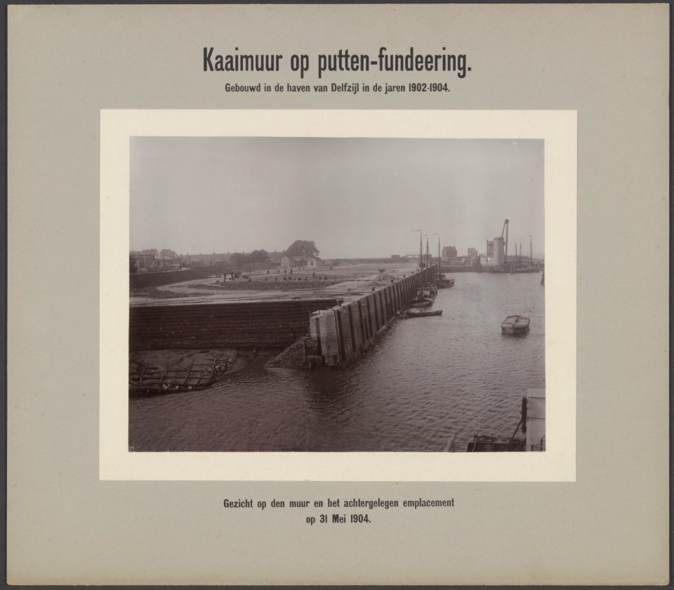 Gezicht op de muur en het achtergelegen emplacement, Bestanddeelnr 57