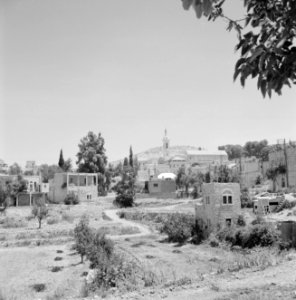 Gezicht op het dorp Ein Karem., Bestanddeelnr 255-2793