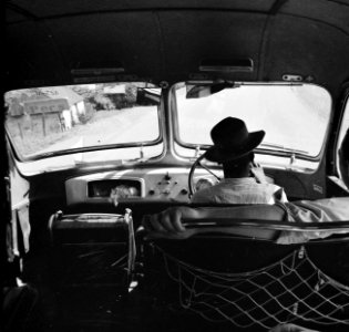 Gezicht vanuit een persbus op Curaçao, Bestanddeelnr 252-3754