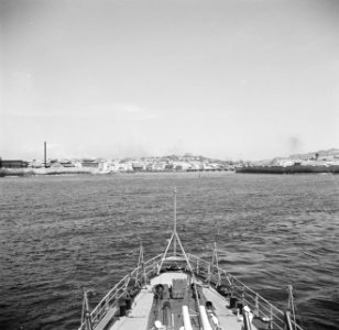 Gezicht op Willemstad op Curaçao vanaf HrMs fregat Van Speijk, Bestanddeelnr 252-8501
