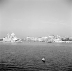 Gezicht op Venetië vanaf de Esperia, Bestanddeelnr 254-2009