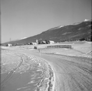 Gezicht op Sistrans in de sneeuw, Bestanddeelnr 254-4290