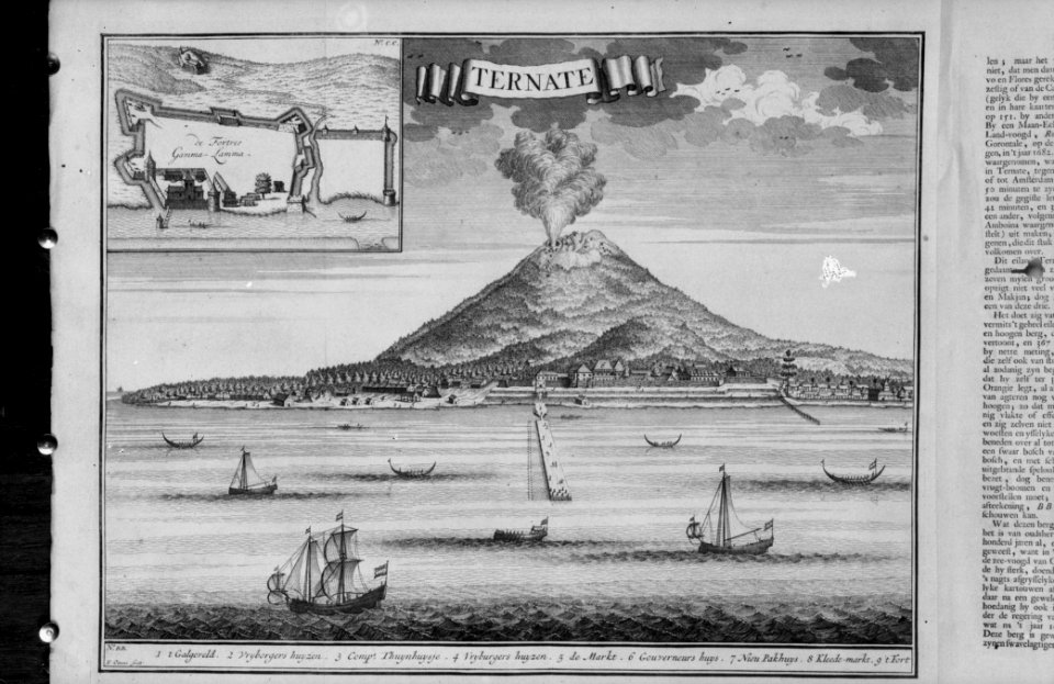 Gezicht op Ternate Gravure van F Ottens, gepubliceerd in Oud- en Nieuw-Indien, Bestanddeelnr 8781