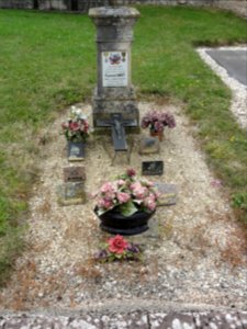 Gimécourt (Meuse) cimetière, tombe militaire