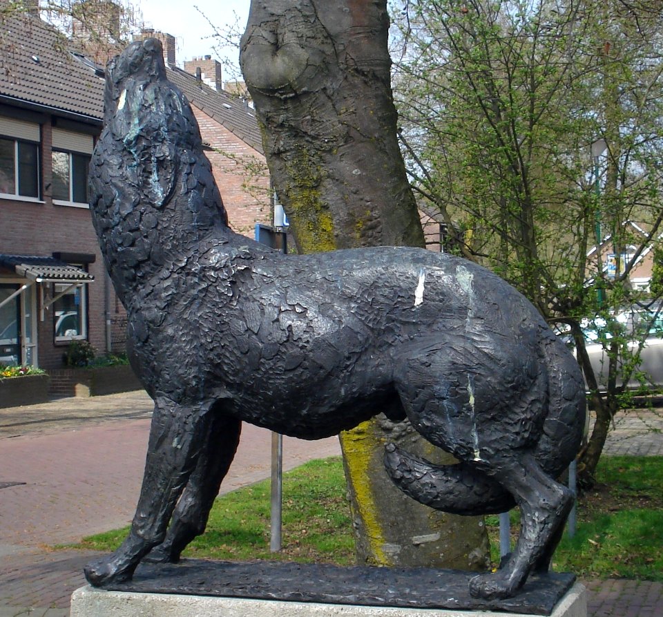 Gilze en rijen kunstwerk wolf