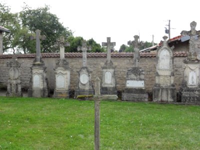 Gimécourt (Meuse) cimetière, anciennes croix