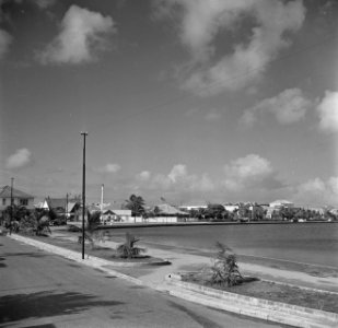 Gezicht op Willemstad op Curaçao vanaf het Waaigat, Bestanddeelnr 252-7130