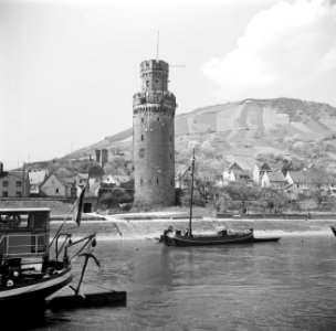 Gezicht op Oberwesel met de Ochsenturm, Bestanddeelnr 254-1144