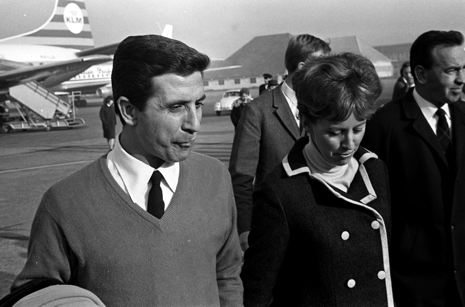 Gilbert Bécaud en de journaliste Merel Laseur, Bestanddeelnr 918-3637