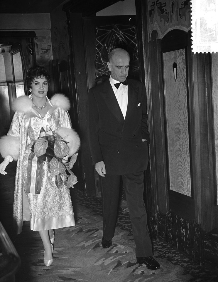 Gina Lolobrigida in Amsterdam, wereldpremiere, Bestanddeelnr 907-3992