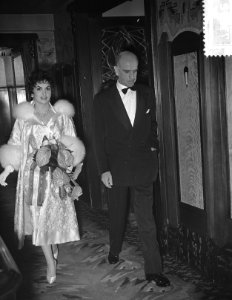 Gina Lolobrigida in Amsterdam, wereldpremiere, Bestanddeelnr 907-3992