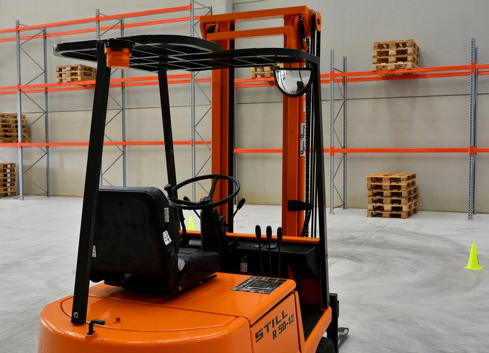 Shelves pallets palleting