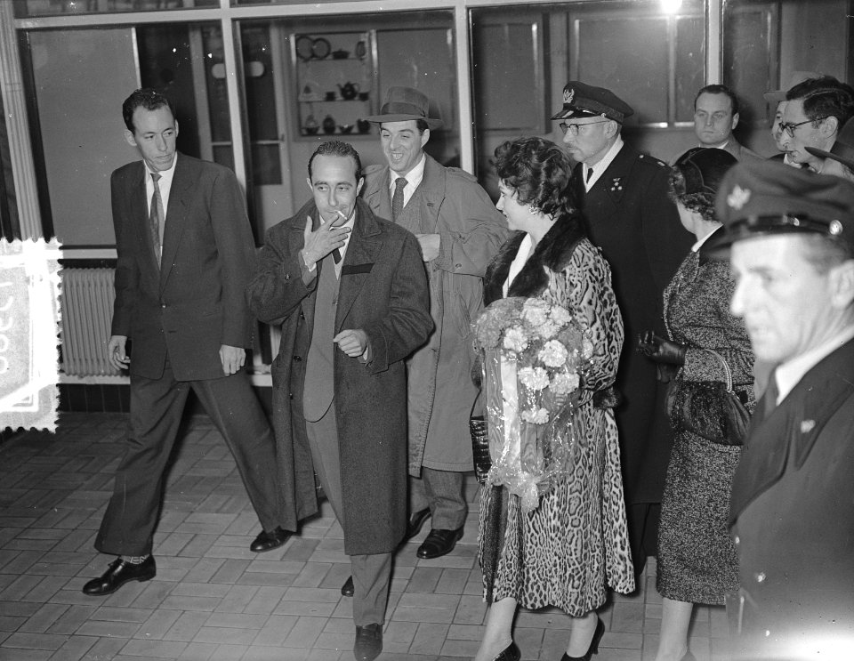Gina Lolobrigida in Amsterdam, aankomst, Bestanddeelnr 907-3988