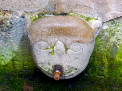 Girona - Ribera del Galligants, Font del Bisbe 2