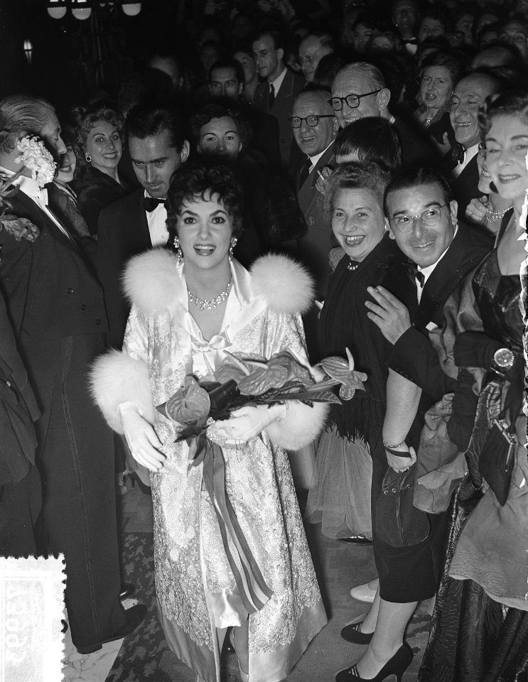 Gina Lolobrigida in Amsterdam, wereldpremiere, Bestanddeelnr 907-3993