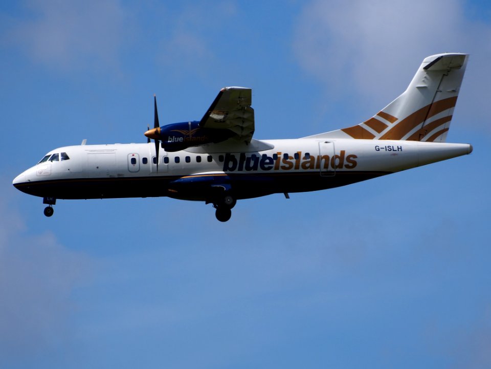 G-ISLH Blue Islands ATR 42-320 - cn 173, 12Aug2014, landing at Schiphol (AMS - EHAM), The Netherlands, pic2