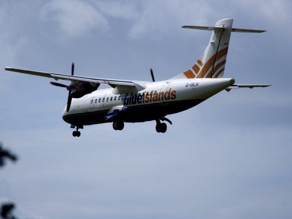 G-ISLH Blue Islands ATR 42-320 - cn 173, 12Aug2014, landing at Schiphol (AMS - EHAM), The Netherlands, pic3