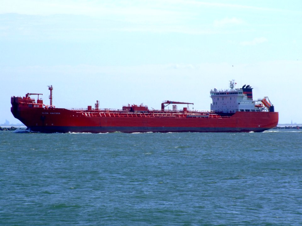 Gijon Knutsen p01 leaving Port of Rotterdam, Holland 20-Jun-2007
