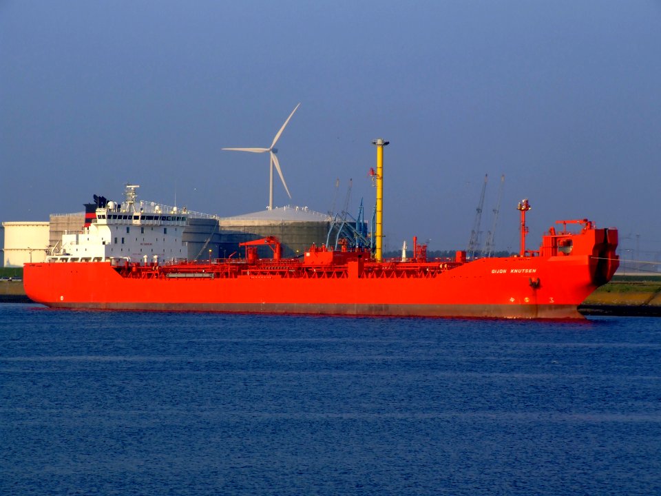 Gijon Knutsen - IMO 9313527 at the Calland canal, Port of Rotterdam, Holland 29-Apr-2007