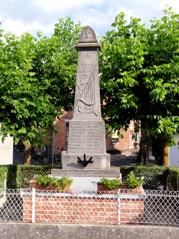 Ghissignies (Nord, Fr) monument aux morts