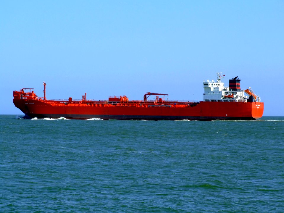 Gijon Knutsen p04 leaving Port of Rotterdam, Holland 20-Jun-2007