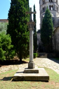 Girona, Monestir de Sant Pere de Galligants, Wayside cross