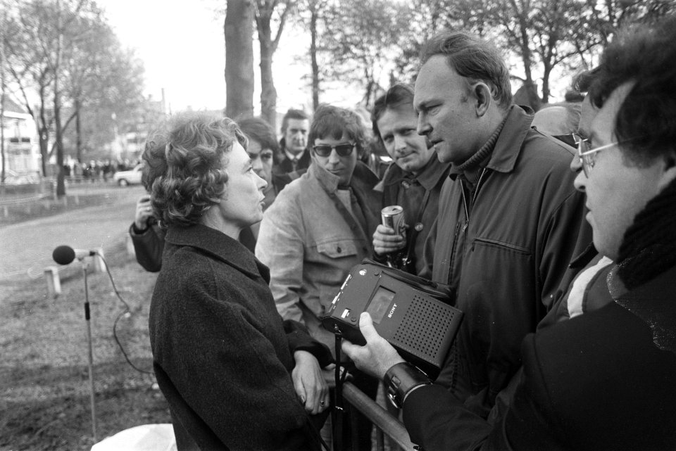 Gijzeling in gevangenis Scheveningen mevrouw Faber (voorlichtster Ministerie va, Bestanddeelnr 927-5493