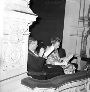 Gijsbrecht van Aemstel in Stadsschouwburg, Burgemeester Van Hall en echtgenote i, Bestanddeelnr 918-6268