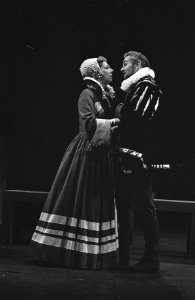 Gijsbrecht van Amstel in Stadsschouwburg. Andre van den Heuvel en Ellen Vogel, Bestanddeelnr 920-9565