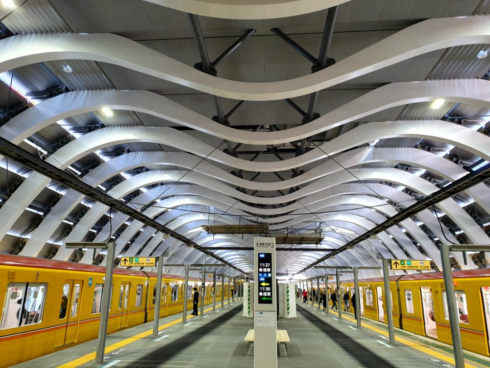 Ginza line's new Shibuya station platform
