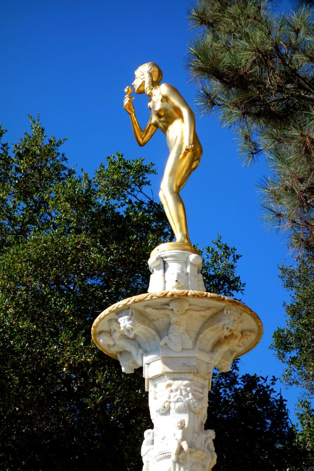 Gilded fountain, rose (Hearst Castle) - DSC06547