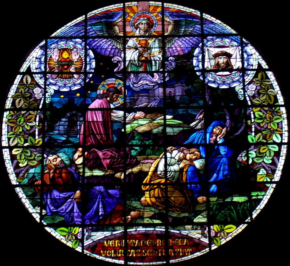 Gijon - Basilica del Sagrado Corazon de Jesus, vidrieras 04