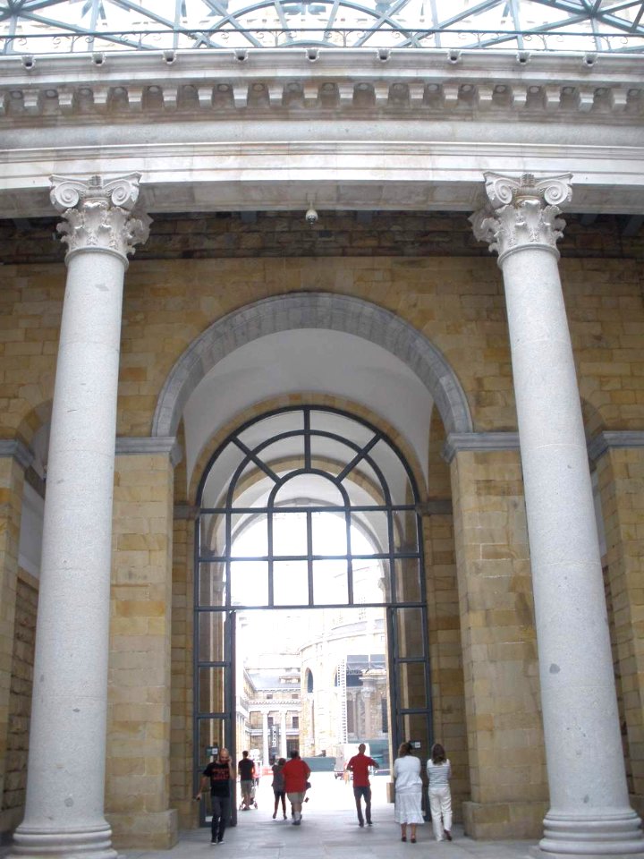 Gijón - Laboral Ciudad de la Cultura (ex Universidad Laboral), Patio Corintio 4