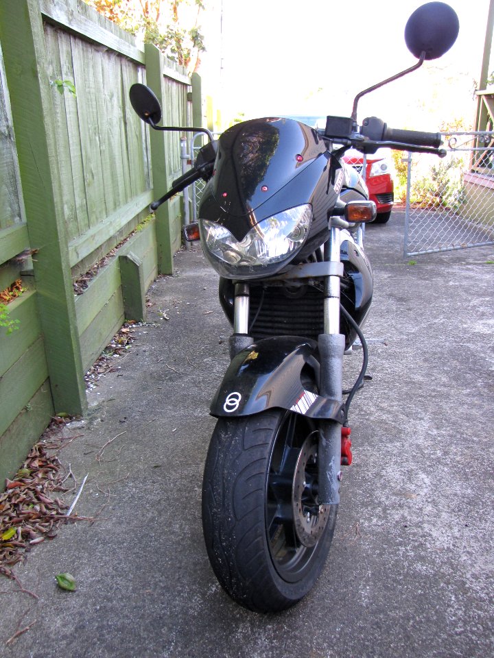 Gilera DNA 180 front view
