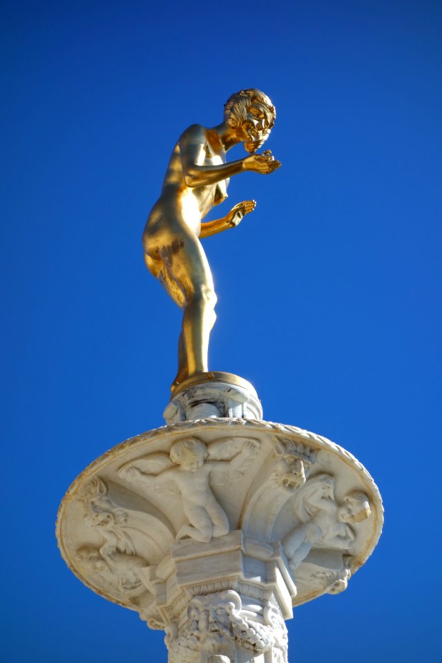Gilded fountain, frog (Hearst Castle) - DSC06551