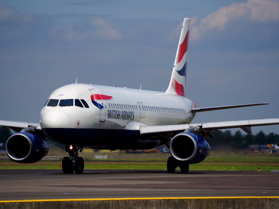 G-EUYB British Airways Airbus A320-232 taxiing at Schiphol (AMS - EHAM), The Netherlands, 18may2014, pic-2