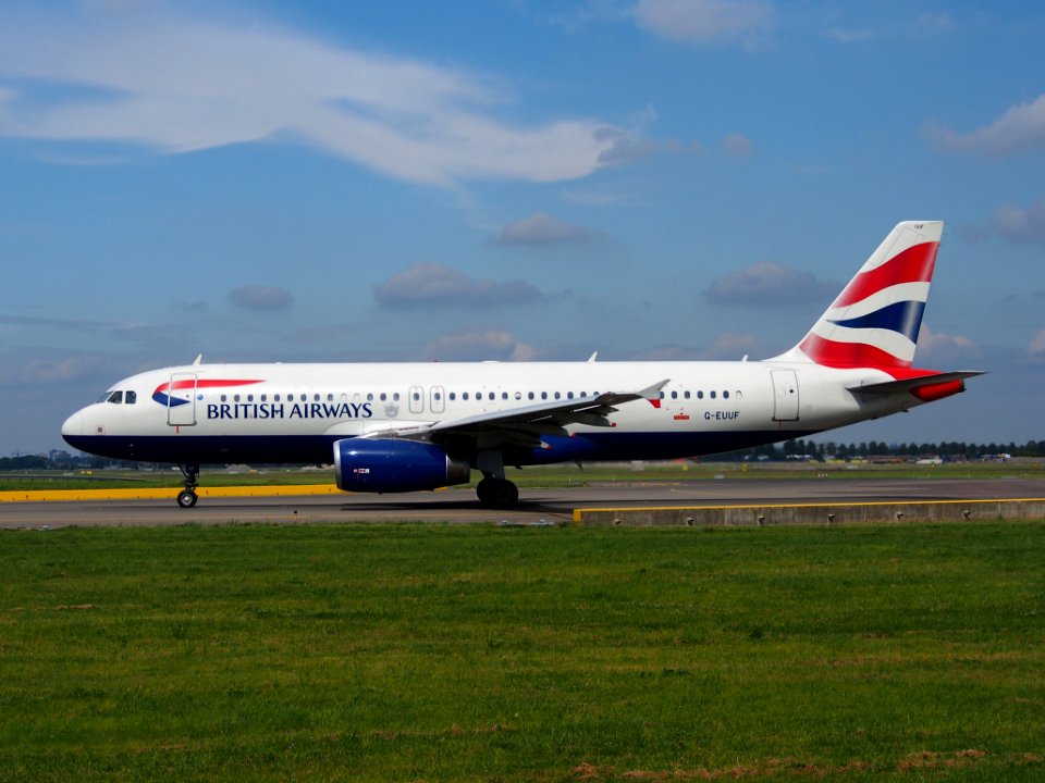 G-EUUF British Airways Airbus A320-232 taxiing at Schiphol (AMS - EHAM), The Netherlands, 18may2014, pic-4