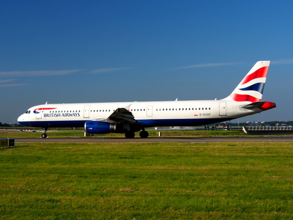 G-EUXF British Airways Airbus A321-231 - cn 2324 taxiing 15july2013 pic-006