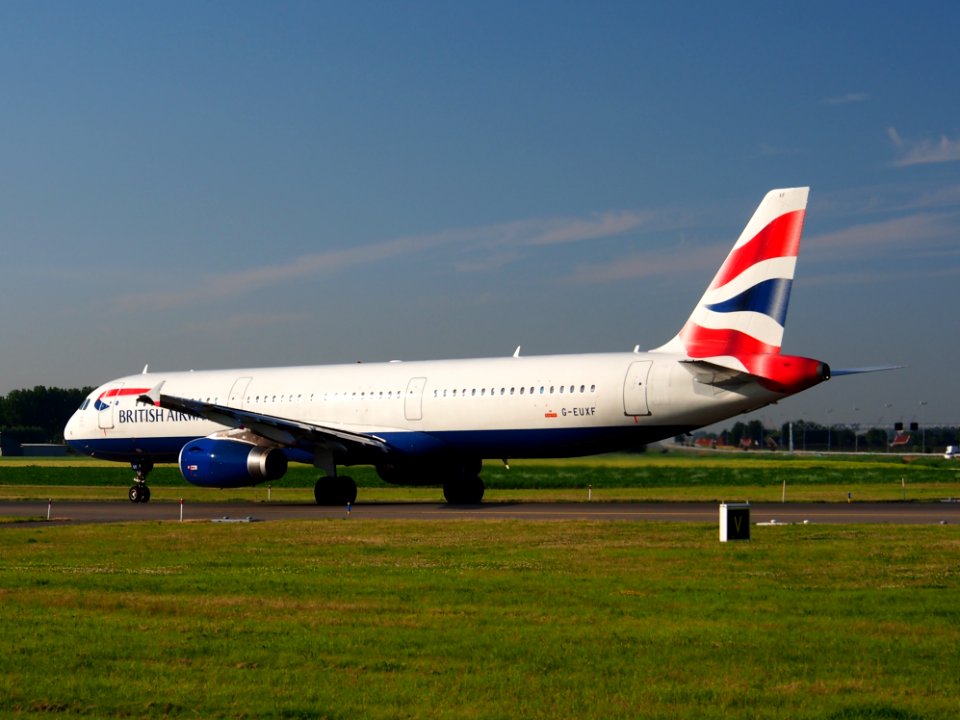 G-EUXF British Airways Airbus A321-231 - cn 2324 taxiing 15july2013 pic-007