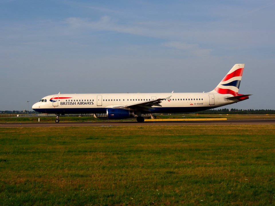G-EUXD British Airways Airbus A321-231 - cn 2320 taxiing 22July2013 pic-003