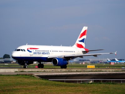 G-EUPE British Airways Airbus A319-131 - cn 1193 taxiing, 25august2013 pic-1