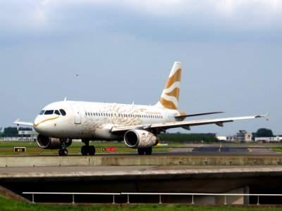 G-EUOH British Airways Airbus A319-131 - cn 1604 taxiing 14july2013 pic-002