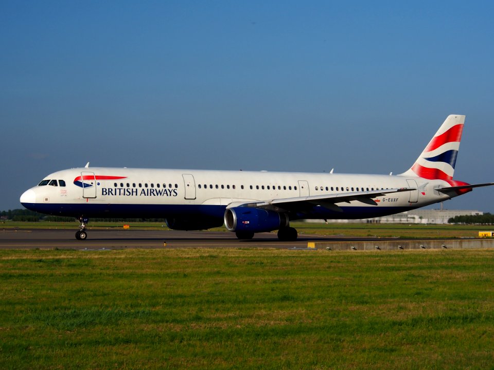 G-EUXF British Airways Airbus A321-231 - cn 2324 taxiing 15july2013 pic-004