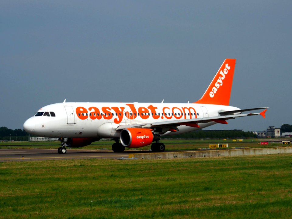 G-EZFG easyJet Airbus A319-111 - cn 3845 pic1