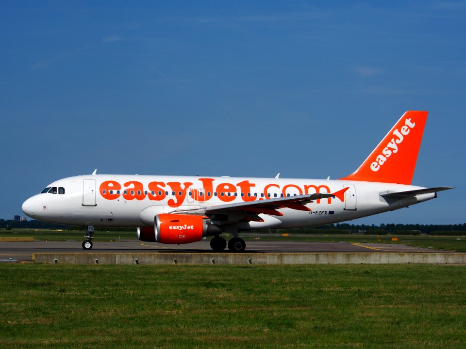 G-EZFX easyJet Airbus A319-111 - cn 4385 pic2